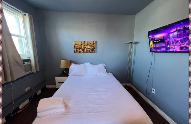 Stylish Studio in the Heart of LA!