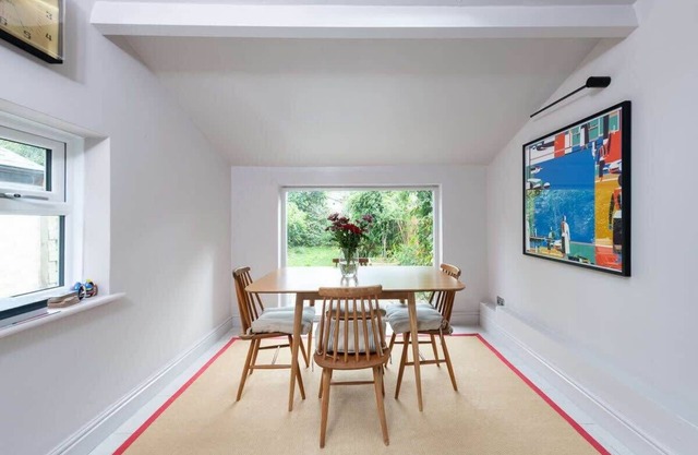 Stylish Victorian 2 Bed Terraced House with Garden