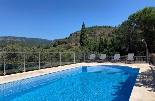 Stylish villa with private pool located in the heart of Occitanie