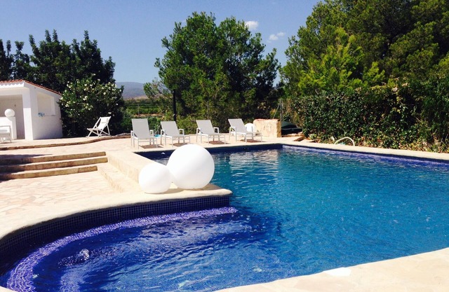 Stylish Villa with private pool and mountain view