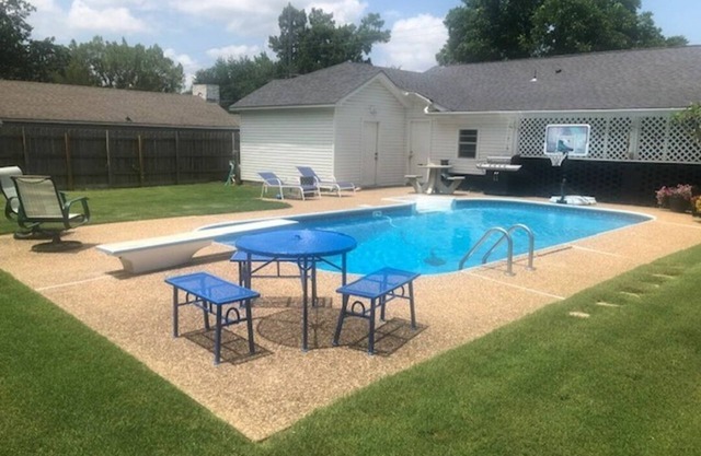 Stylish, welcoming 3 bedroom home right in the heart of Fort Smith