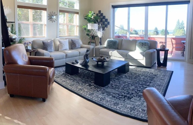 Stylish West Seattle House with Modern Design