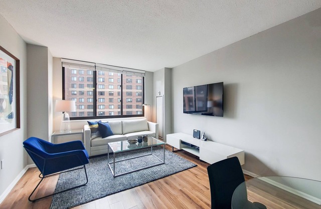 Stylish White Plains 1 Bedroom with Amenities