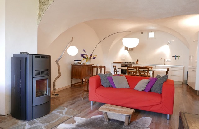 Stylishly furnished apartment, idyllic mountain village, Ecrins National Park