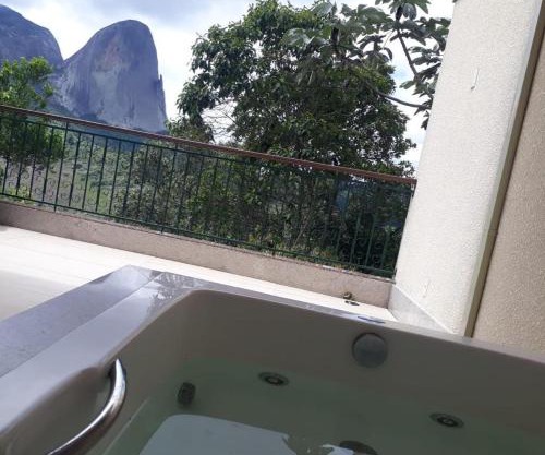 Suíte Vista Azul - Banheira com vista Pedra Azul