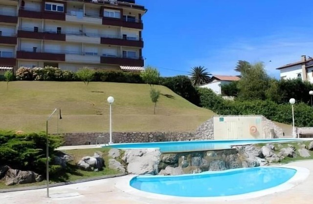 Suances con garaje privado, piscina , pie de playa