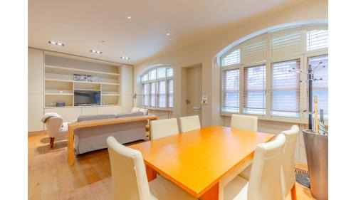 Sublime 4BD House behind V&A South Kensington