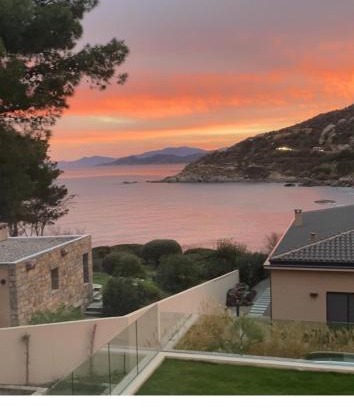 Sublime villa vue mer pieds dans l'eau