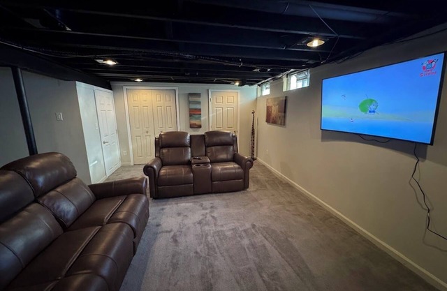 Suburban Retreat: 15 Mins to Downtown Detroit