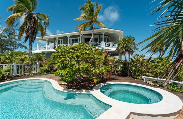 Sugar Beach Villa, - sprawling estate with hot tub, pool, and private cottages