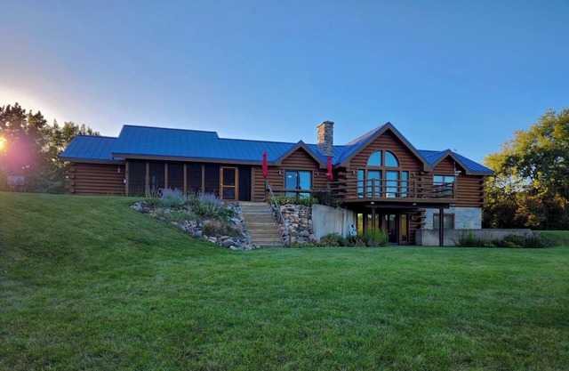 Sugar River Retreat - 50 acres - Seclusion!