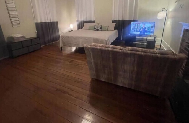 Suite 3 1KingBed, 1Bath, Kitchen