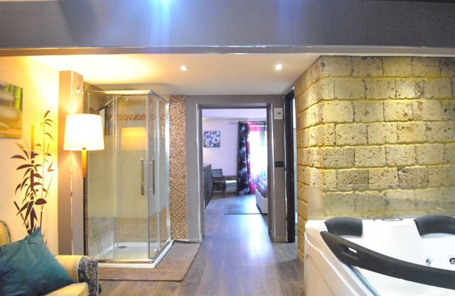 Suite Deluxe con Jacuzzi e Sauna