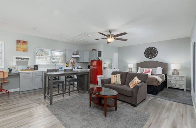 Suite Dreams in Sin City - Studio Just 10 minutes to The Strip