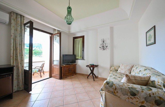 Suite-Executive-Ensuite with Shower-Terrace-Suite