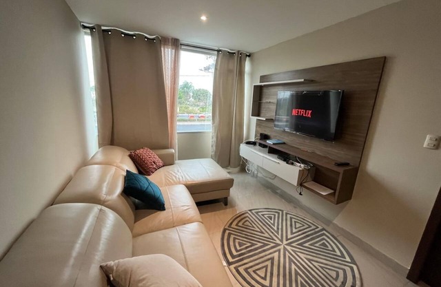 Suite in Samborondon Plaza building km 1.5 Via Samborondon
