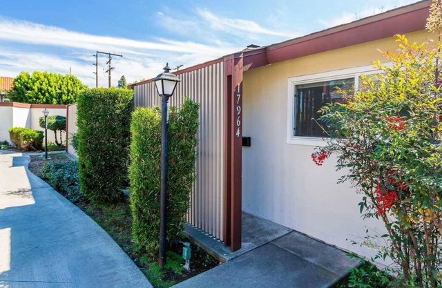 Suite in the Heart of Tustin