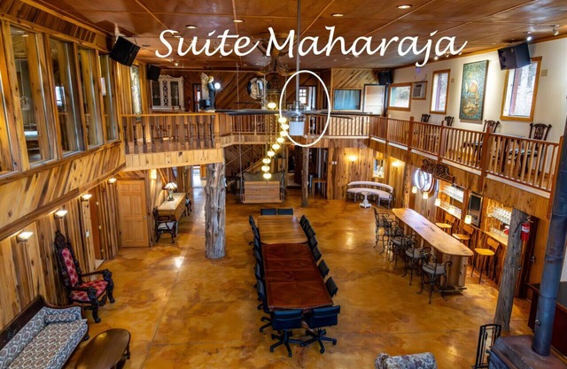 Suite Maharaja at White Lotus Eco Spa Retreat