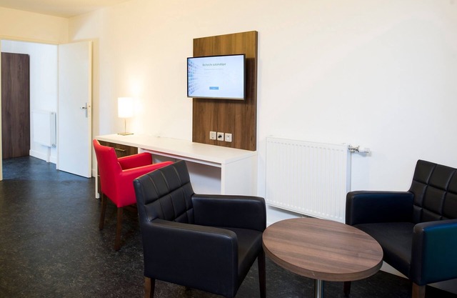 Suite Moderne 100m du Centre|Wifi + Salon Privé