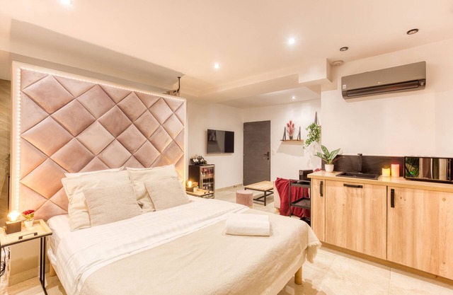 Suite Wood Love & Spa - 4P Private Sauna and Jacuzzi