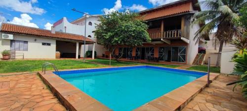 Suites Quartos Lindos Sobrado com Piscina no Centro