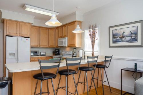 Sullivan by Bryant Real Estate
