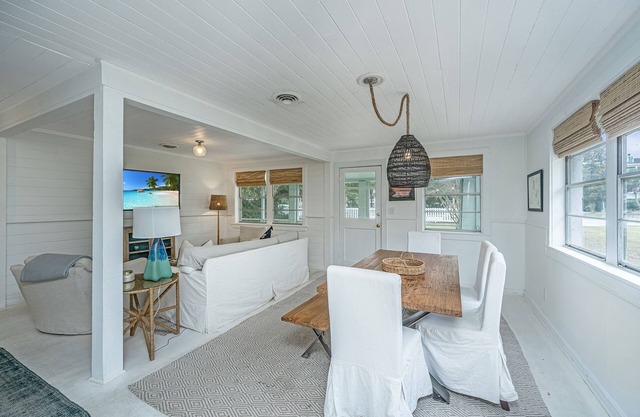 Sullivans Retreat Amazing Views on Conch Creek, Pet Friendly 30 Night Min.