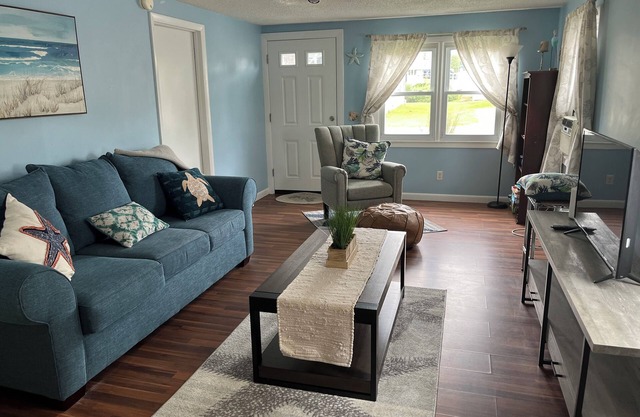Summer 2025 Availability - Walk to Family Friendly Beach