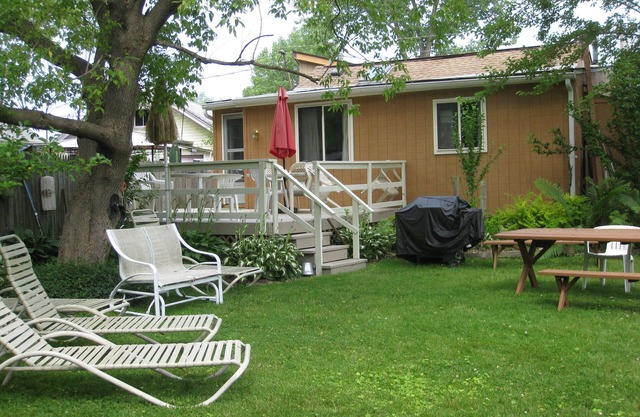 Summer Cottage in Sunset Bay, Buffalo N.Y.