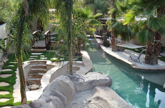 SUMMER DISCOUNTS! LARGE POOL - STAYS COOL! 8ft deep +river.