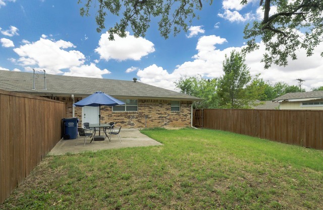 Summer Getaway w/Fenced Yard - Near DFW Airport