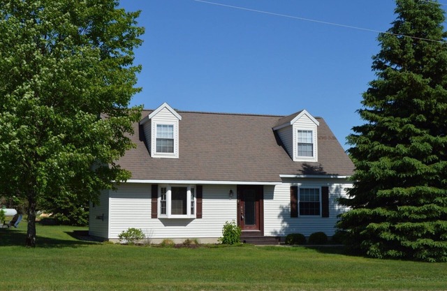 Summer in Northern Michigan! Come stay at the FORE Seasons. Low Owner Fees!
