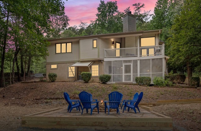 Summer Morning - Resort access, 4 bd/3.5 ba, fire pit - Mr. Lake Lure Vacation Rentals