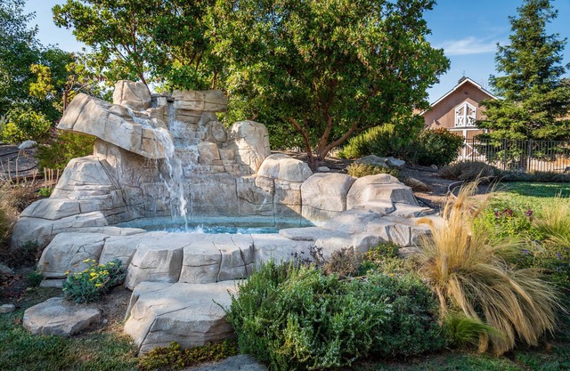 Summer Place! - Country Living with Waterfall Spa and Table Fire Feature!