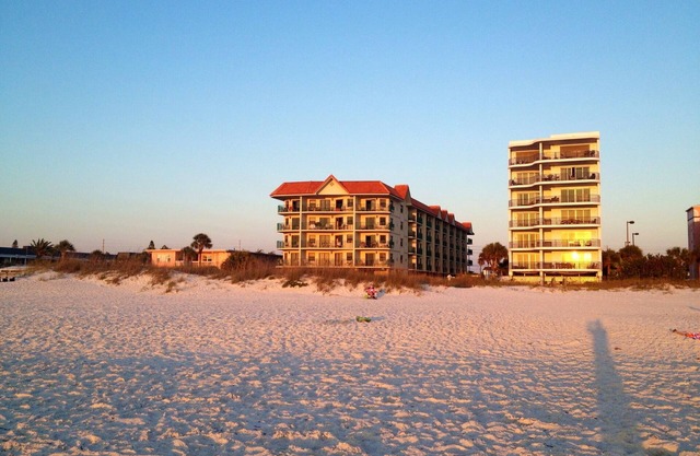 SUMMER RATE SALE IS ON BOOK 7 AND SAVE 10% DIRECTLY ON ST PETE 5 STAR RATED