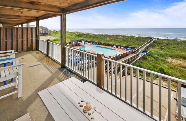SUMMER SAVINGS - Oceanfront Dog Friendly Condo w/Private Balcony, Resort Pool