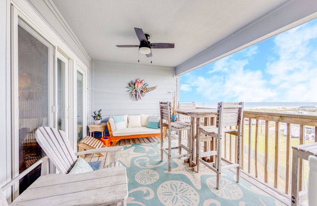 SUMMER SAVINGS - Semi-Oceanfront Condo w/Resort Pool, Elevator, Private Sundeck