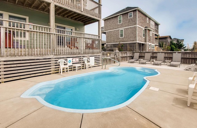 SUMMER SAVINGS - Semi-Oceanfront Home w/Pool, Hot Tub, Game Room, Luggage Lift