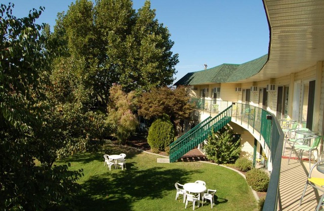 Summerland Motel