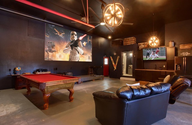 Summers@BOM, YosemiteBassLake, Sleeps 22, hottub, MovieGameBilliardsPlay