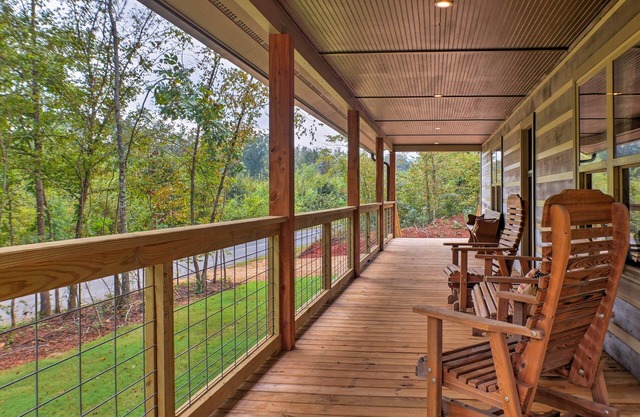 Summerville Getaway w/Deck + On-Site Creek!