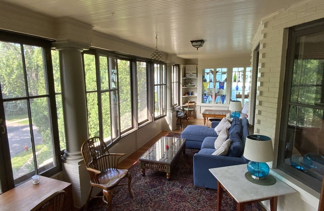 Summit/Crocus Hill Brownstone Location Location Location