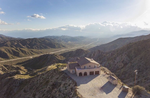Summit House Joshua Tree | Iconic Mountain Estate with Spa, Ping-Pong, Fire Pit