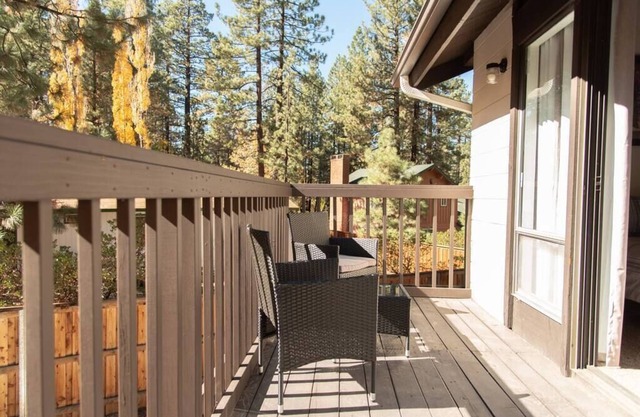 Summit Shack B! Walking Distance to Slopes!