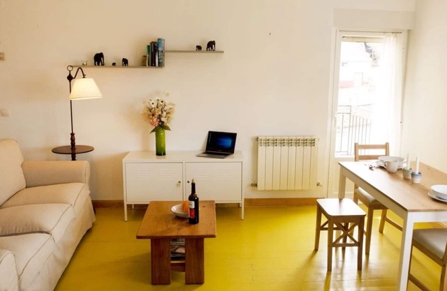 Sunny apartment in historic center right next to the cathedral