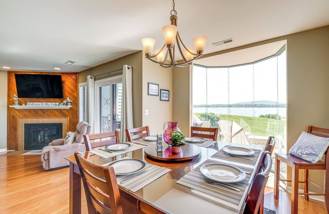 Sun-Filled Condo w/Smith Mountain Lake Views