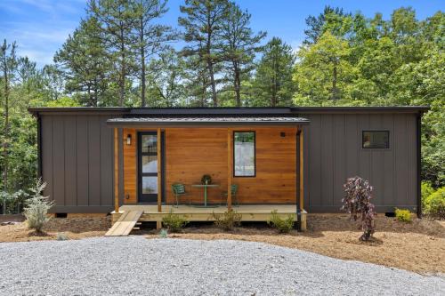 Sunbeam Tiny Home Cozy Deck Fall Mountain Air