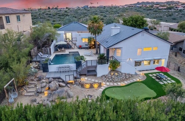 Sunburst Estate|Htd. Pool|Putt Grn|Sleeps 14