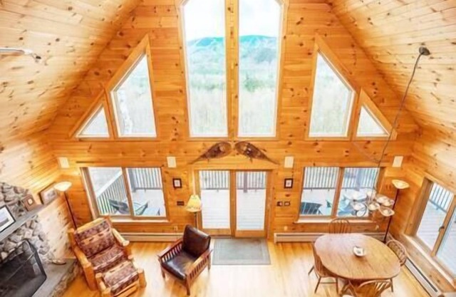 SUNDAY RIVER VIEWS! Chalet in Newry
