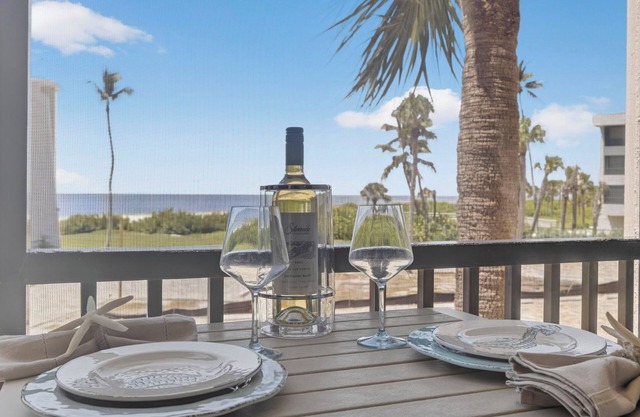 Sundial B201 - Stunning Condo on Sanibel Beach - Steps to the Sand!